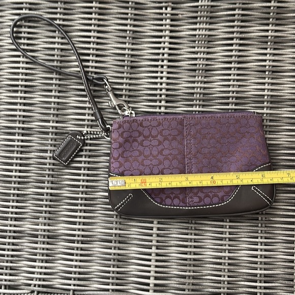 Coach wristlet - Picture 3 of 9